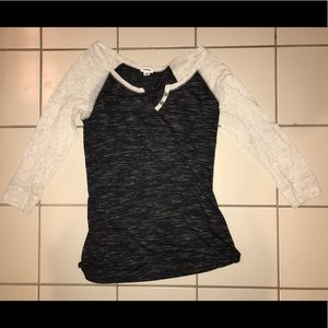 Quarter length baseball style shirt